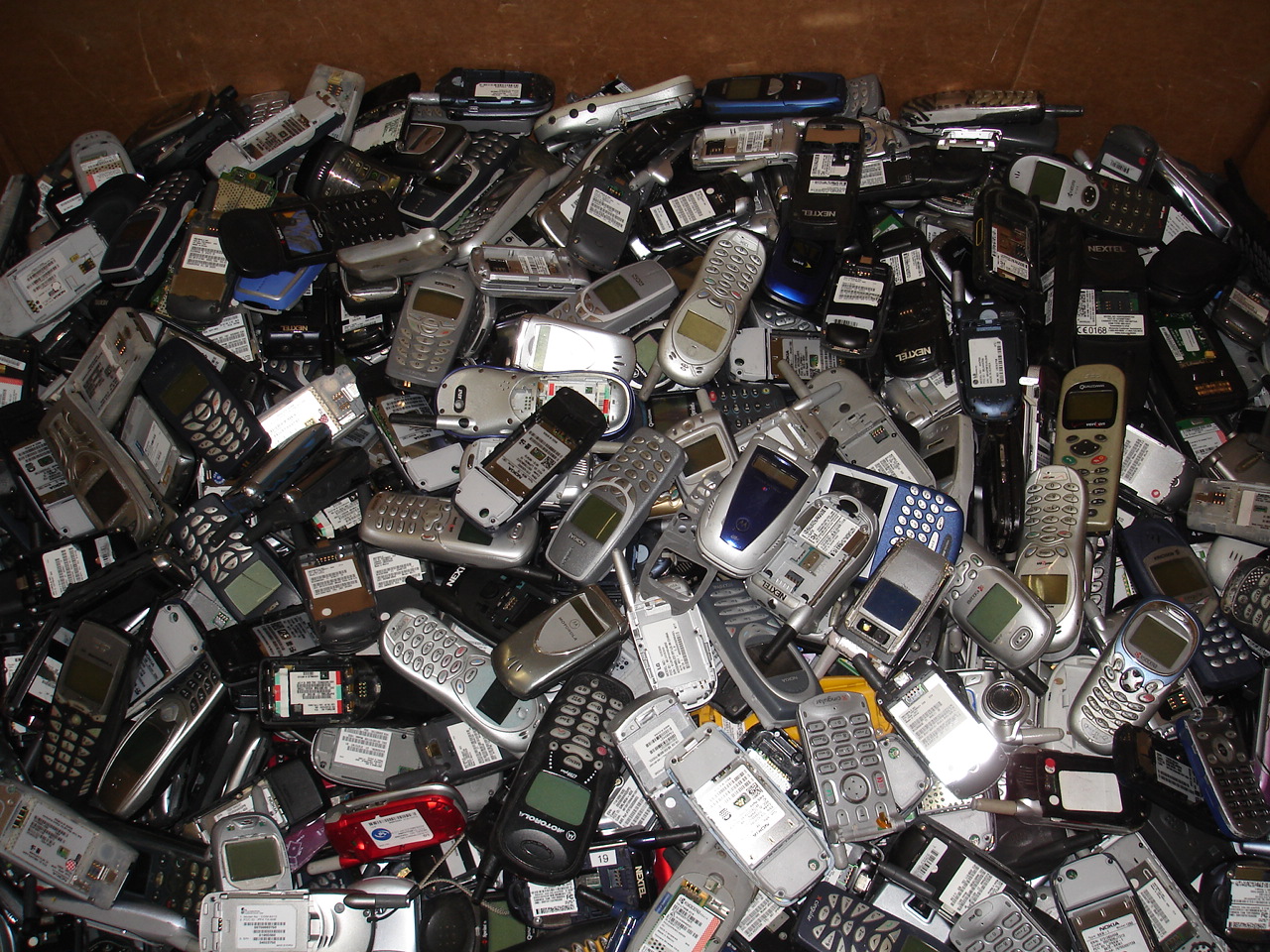 פסולת טלפונים סלולרים שלמים למיחזור